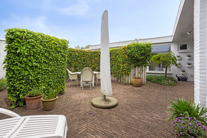 Photo 24 of Deken Swaensstraat 15