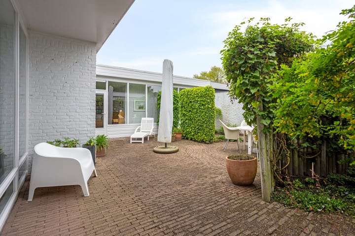 Photo 26 of Deken Swaensstraat 15