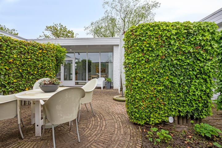 Photo 28 of Deken Swaensstraat 15