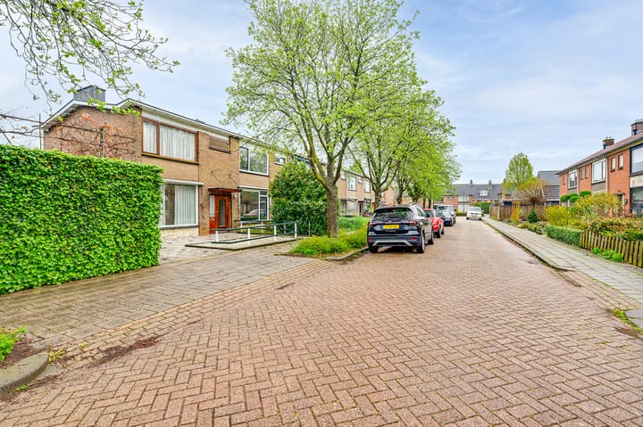 Foto 2 van Kanaalstraat 1