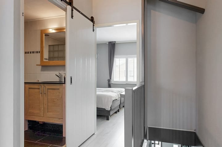 Photo 16 of Johannes Rutgersstraat 28