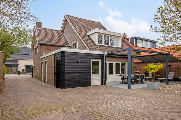 Photo 6 of Deken Fritsenstraat 59-B