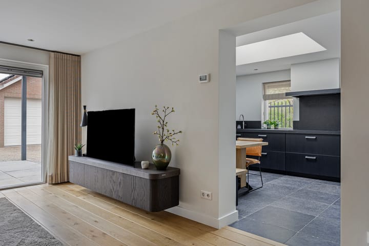 Photo 16 of Deken Fritsenstraat 59-B