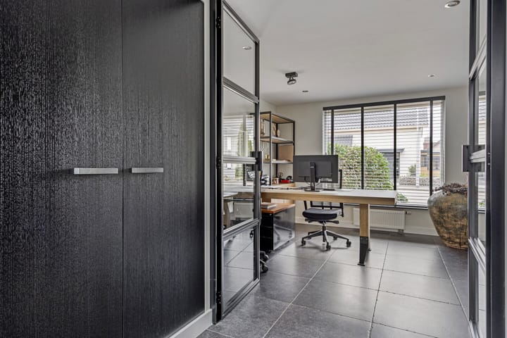 Photo 20 of Deken Fritsenstraat 59-B