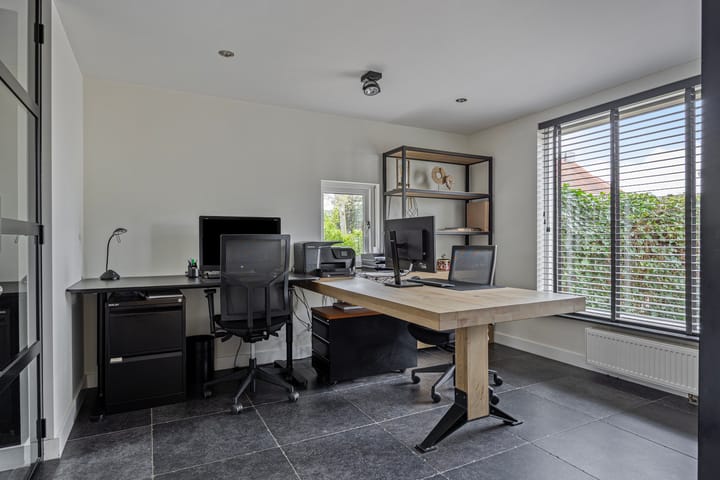 Photo 21 of Deken Fritsenstraat 59-B