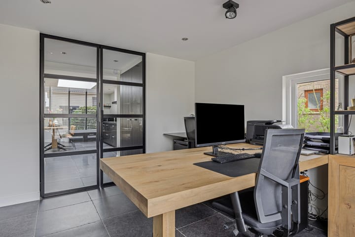 Photo 22 of Deken Fritsenstraat 59-B