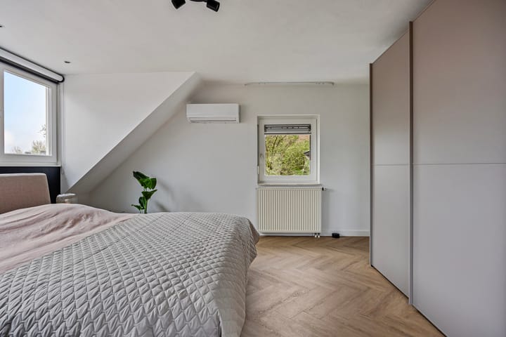 Photo 33 of Deken Fritsenstraat 59-B