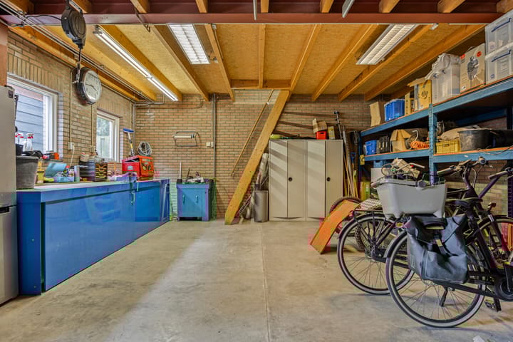 Photo 42 of Deken Fritsenstraat 59-B