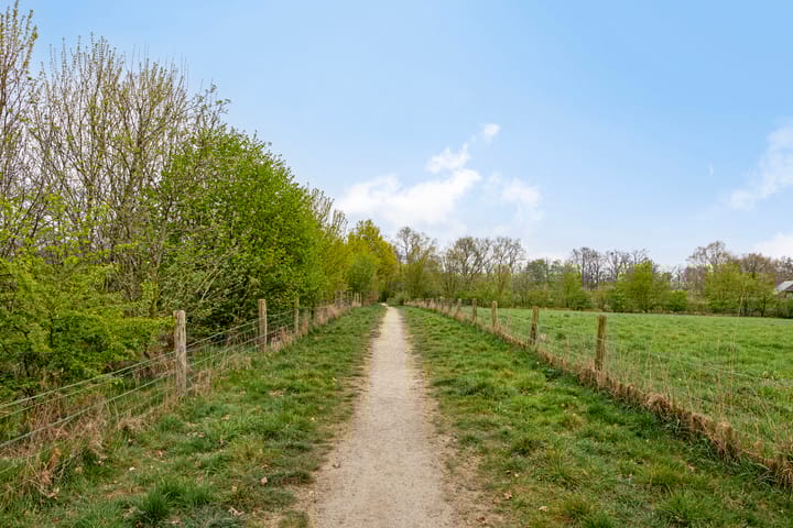 Photo 46 of Deken Fritsenstraat 59-B