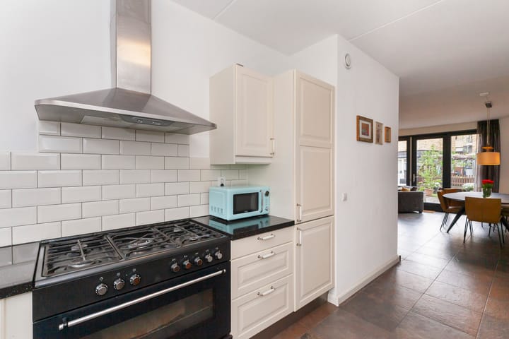 Photo 17 of Hugo de Vriesstraat 23