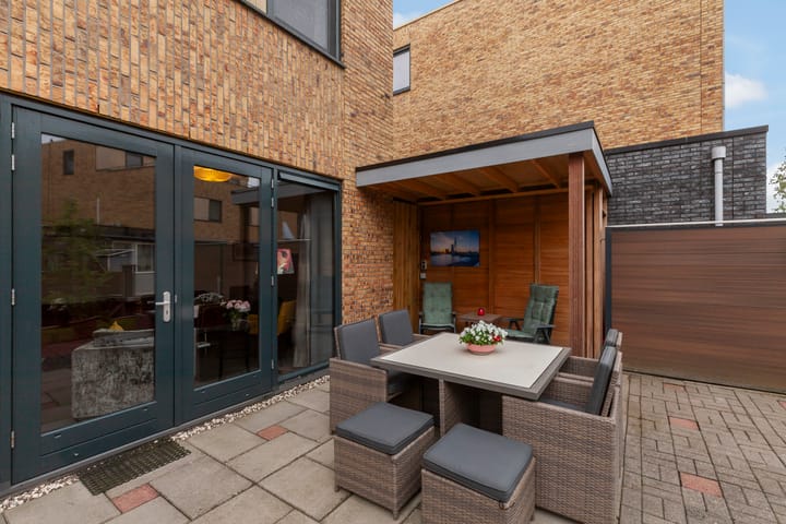 Photo 18 of Hugo de Vriesstraat 23