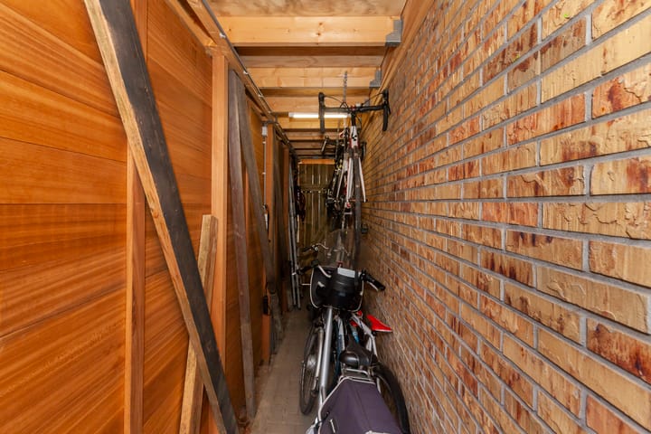 Photo 20 of Hugo de Vriesstraat 23