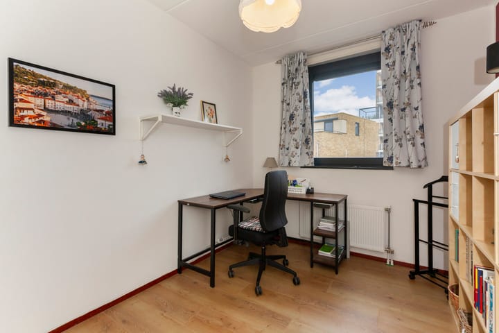 Photo 26 of Hugo de Vriesstraat 23