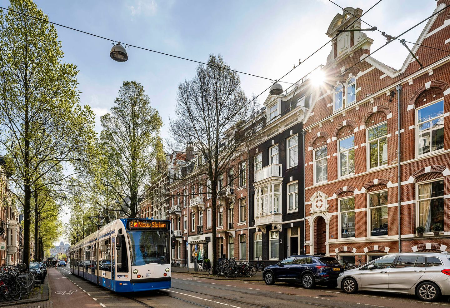 View photo 2 of Willemsparkweg 63