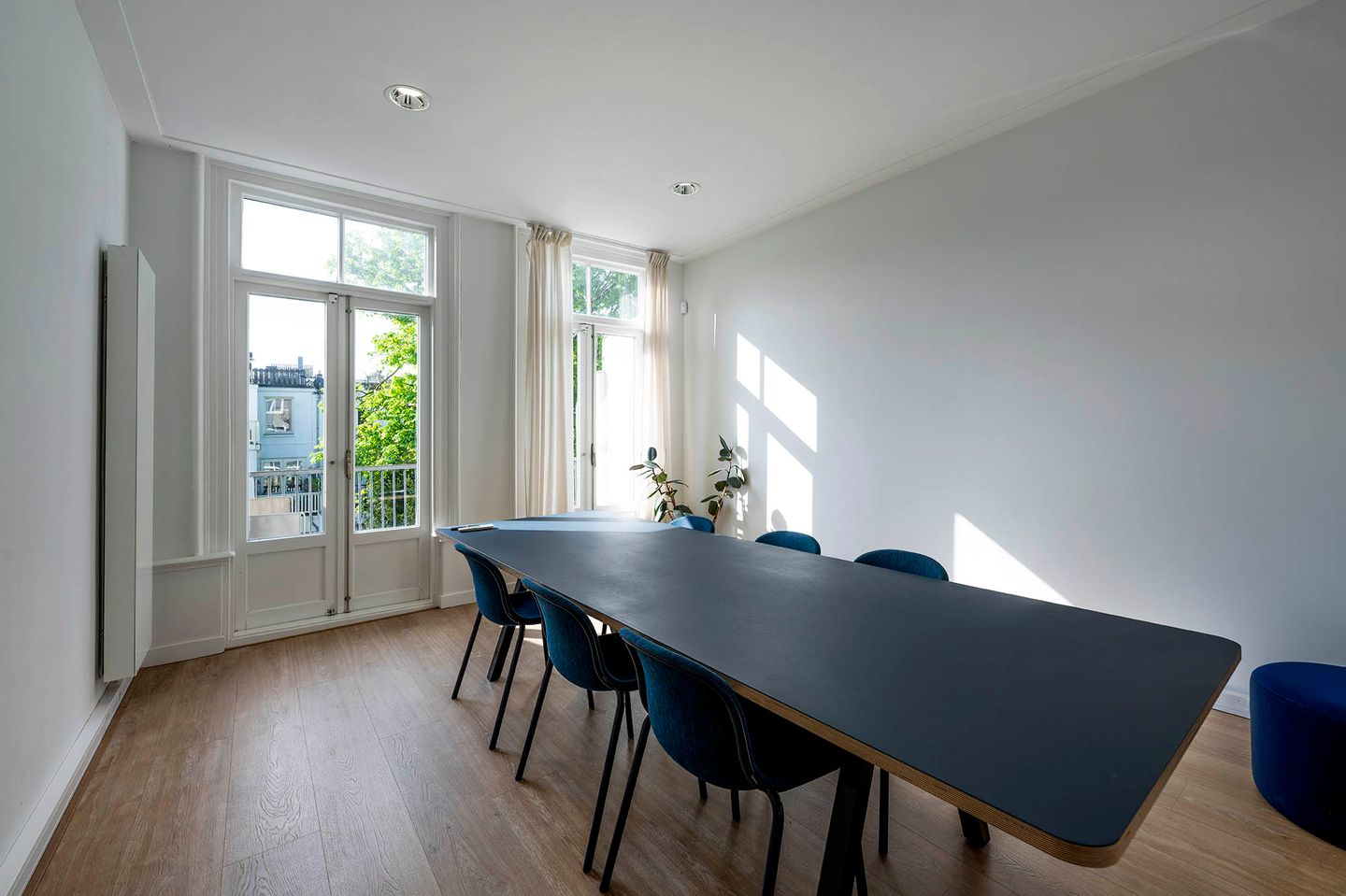 View photo 4 of Willemsparkweg 63