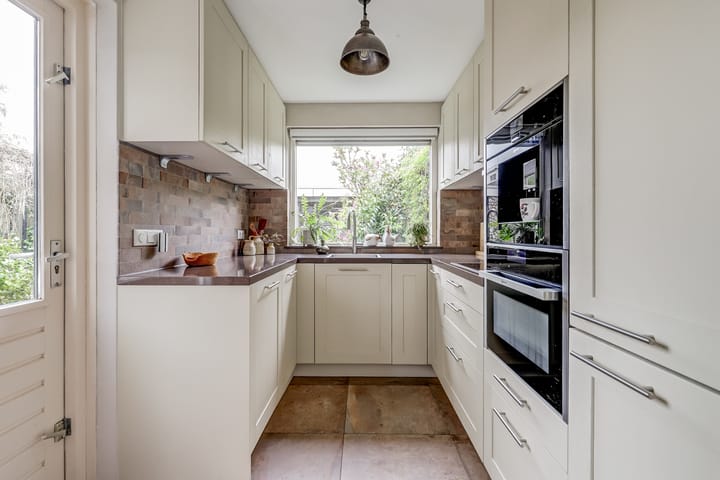 Photo 11 of Retiefstraat 221