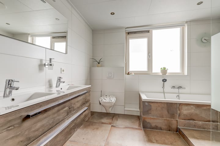 Photo 21 of Retiefstraat 221