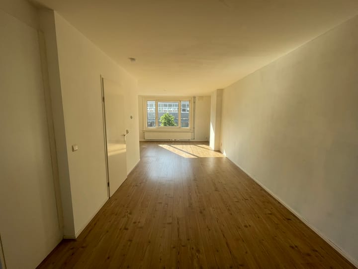 Photo 4 of Van Marumstraat 15-1