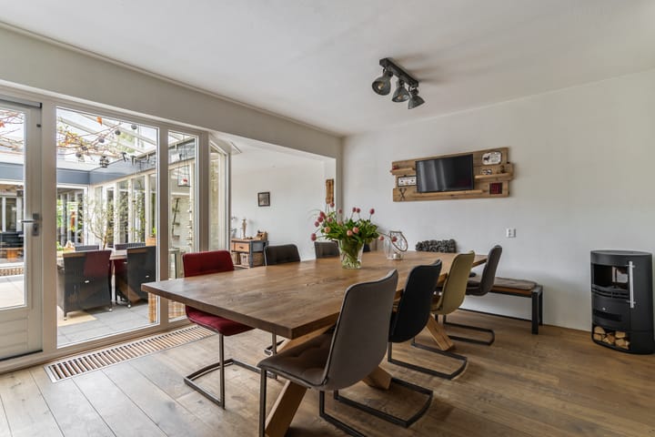 Foto 7 van Luchtenburg 105