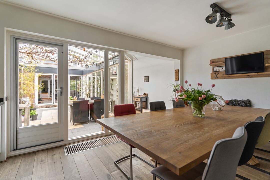 Foto 8 van Luchtenburg 105