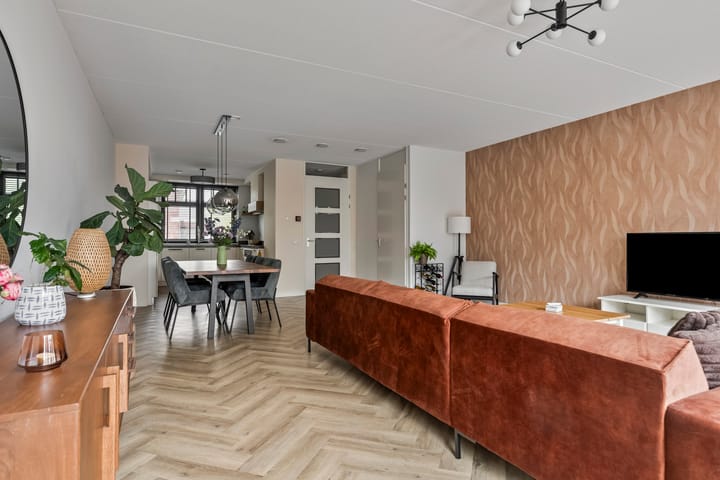 Photo 14 of Torensteelaan 11