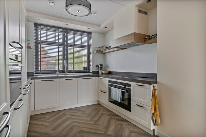 Photo 18 of Torensteelaan 11