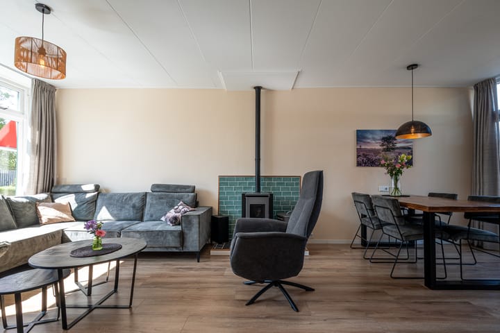 Photo 13 of Pinksterbloemweg 38