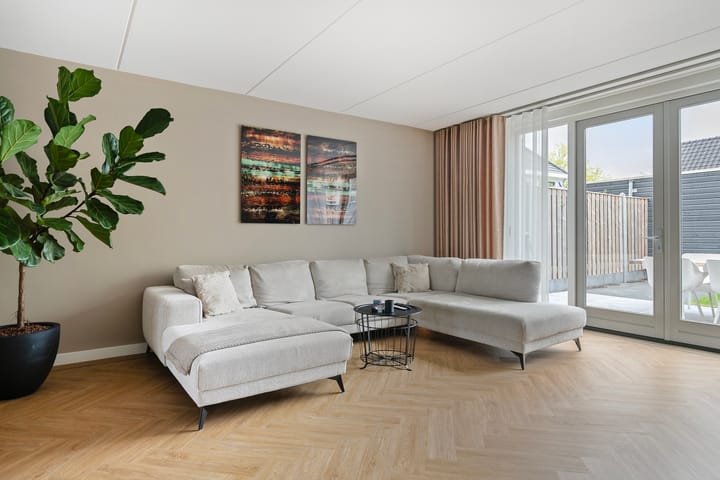 Foto 13 van Weegbree 60