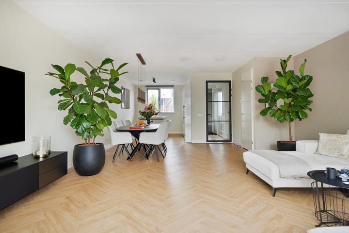 Foto 15 van Weegbree 60