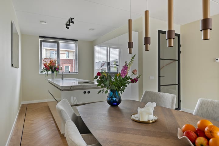 Foto 16 van Weegbree 60