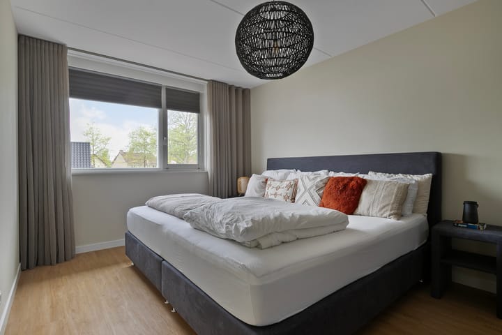 Foto 25 van Weegbree 60