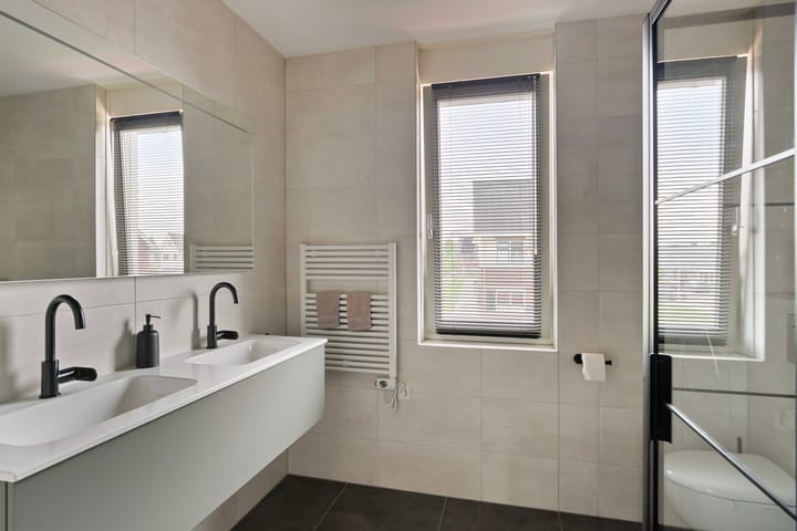 Foto 29 van Weegbree 60