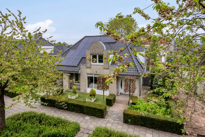 Foto 1 van De La Sallestraat 4