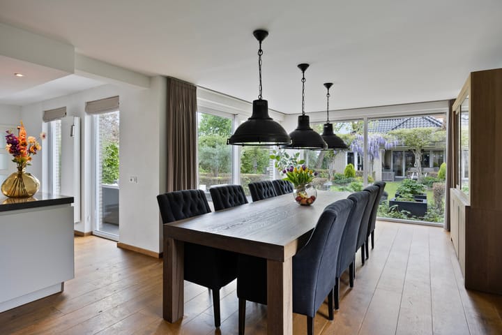 Foto 11 van De La Sallestraat 4