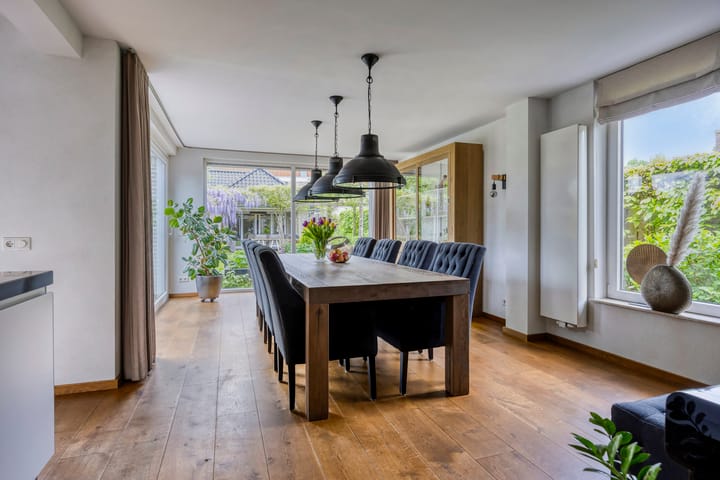 Foto 12 van De La Sallestraat 4