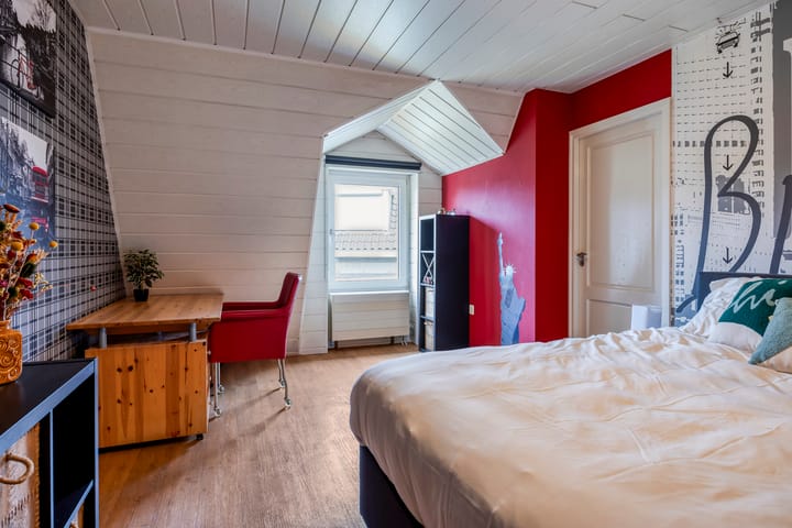 Foto 28 van De La Sallestraat 4