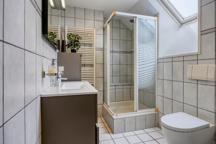 Foto 36 van De La Sallestraat 4