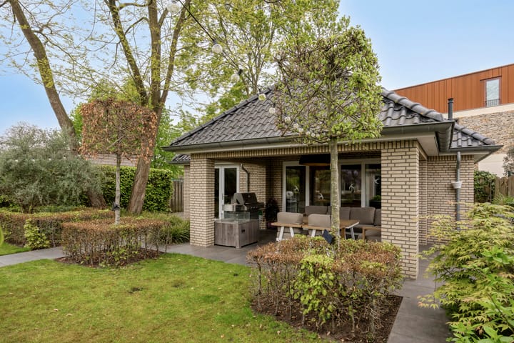 Foto 47 van De La Sallestraat 4