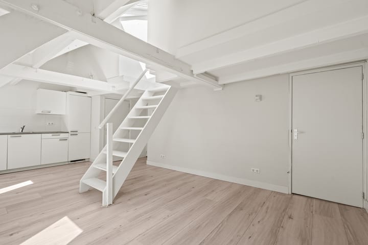 Photo 9 of Weerdsingel O.Z. 68-D