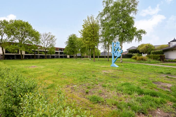 Foto 63 van De La Sallestraat 4