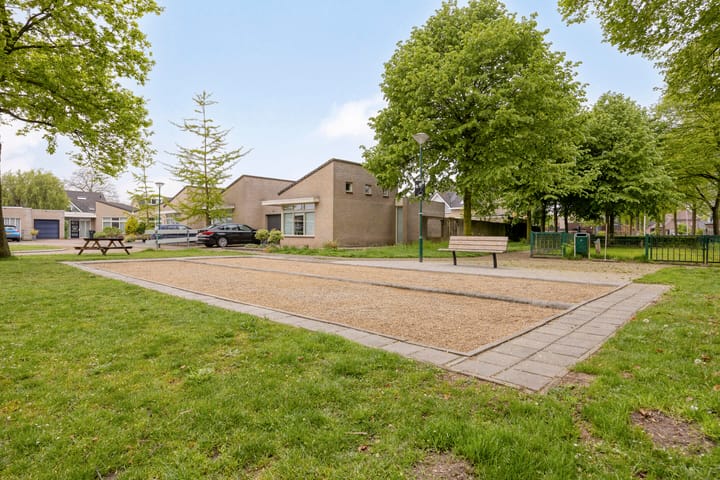 Foto 65 van De La Sallestraat 4