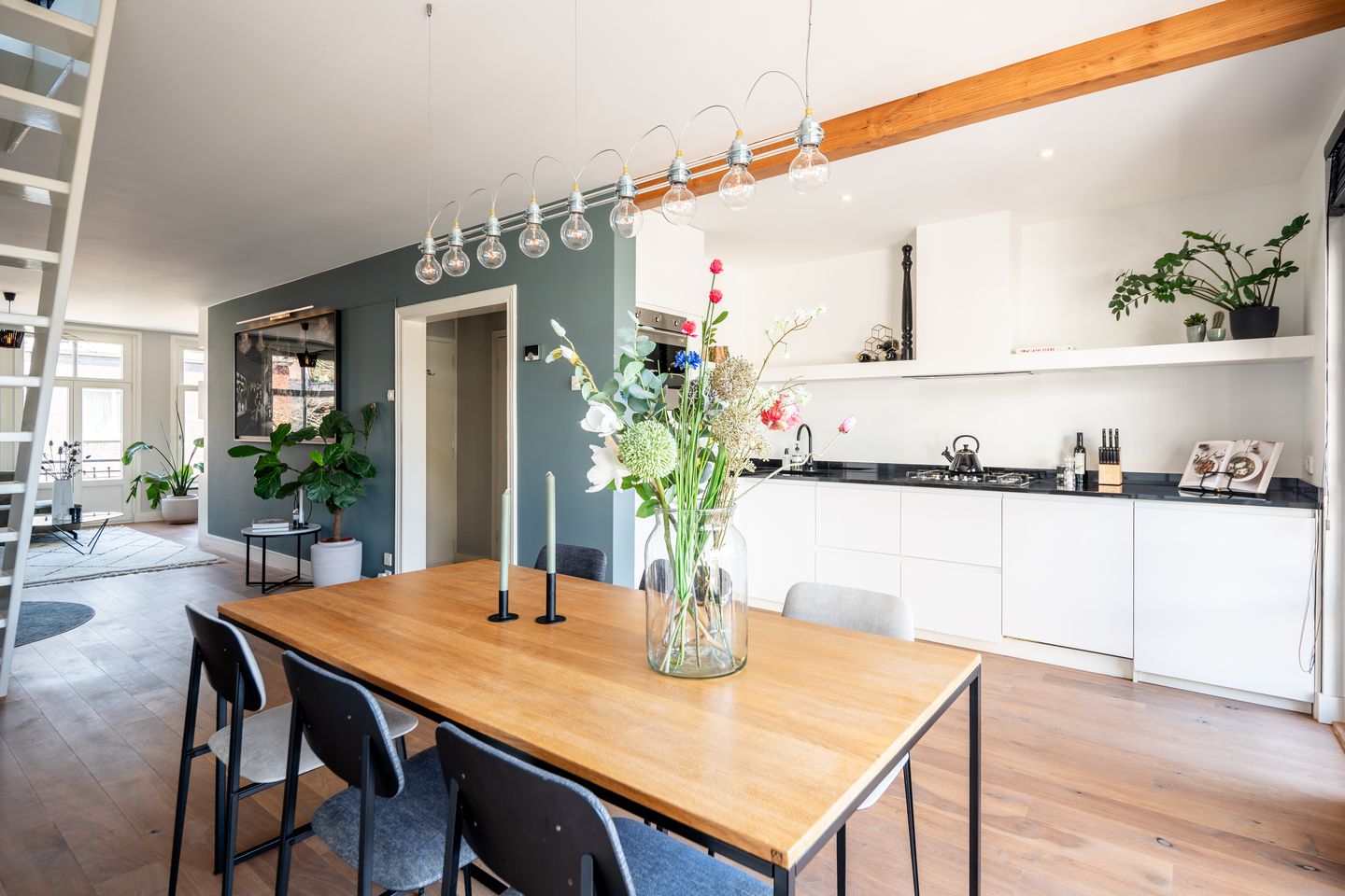 Foto 25 van Pieter Langendijkstraat 4-3