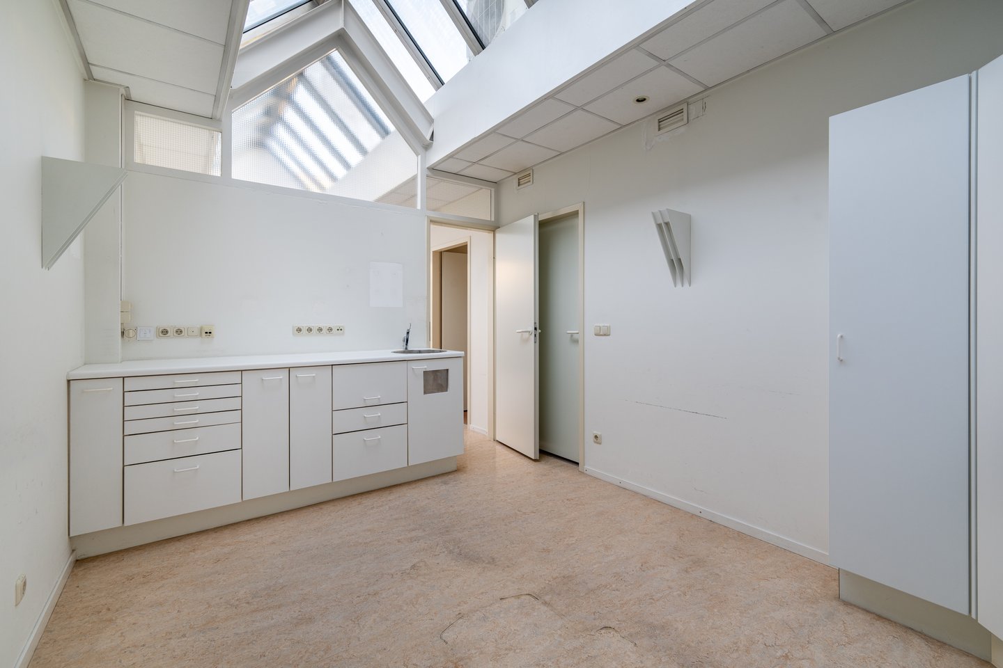 Bekijk foto 5 van Alexander Battalaan 56