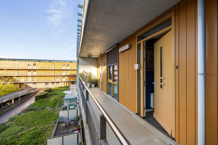 Photo 1 of Graaf Florisstraat 1-F11