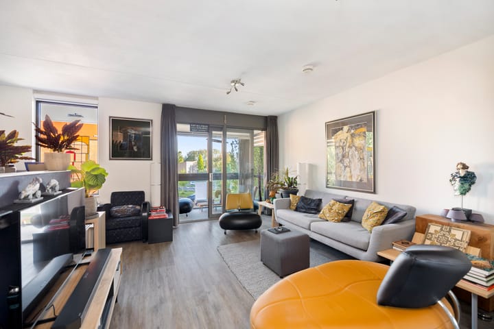 Photo 8 of Graaf Florisstraat 1-F11