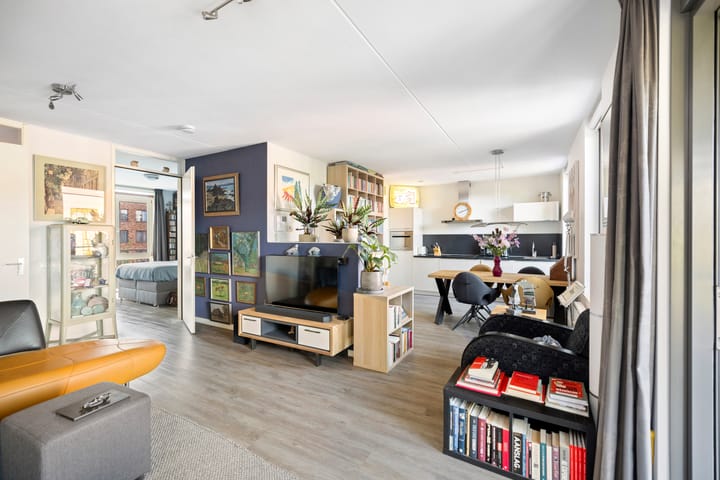 Photo 10 of Graaf Florisstraat 1-F11