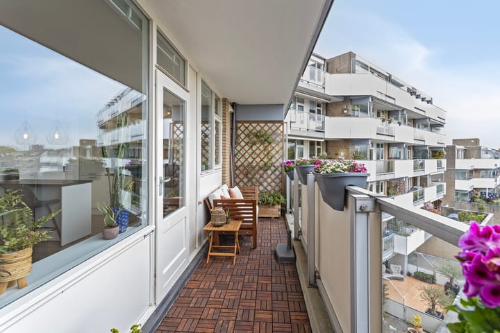 Foto 3 van Henry Moorepassage 148