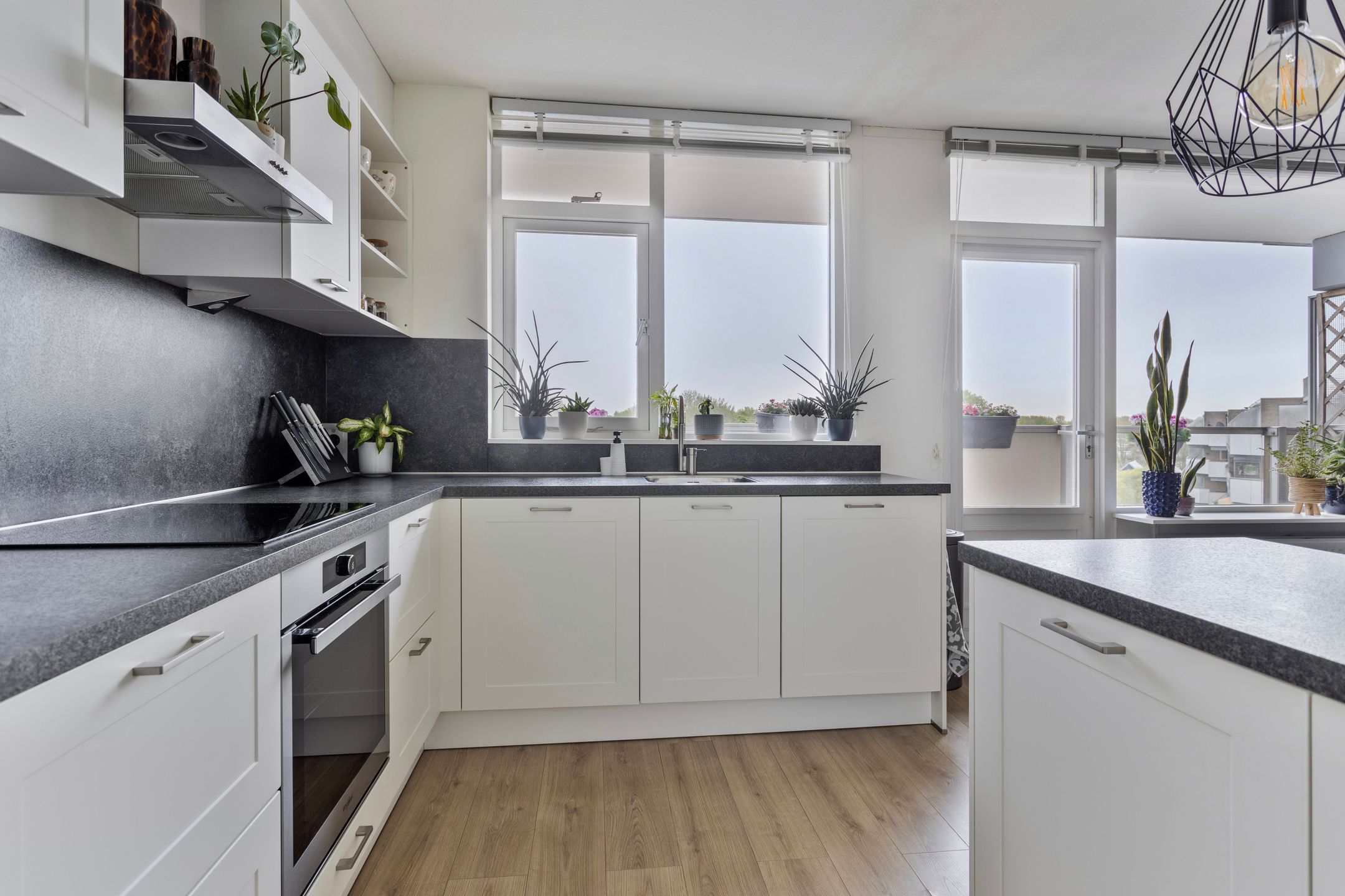 Foto 12 van Henry Moorepassage 148