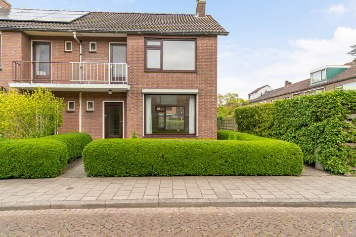 Foto 1 van Bernhardstraat 2