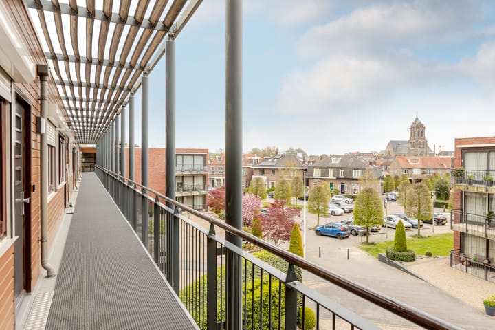 Foto 41 van Spoorstraat 95